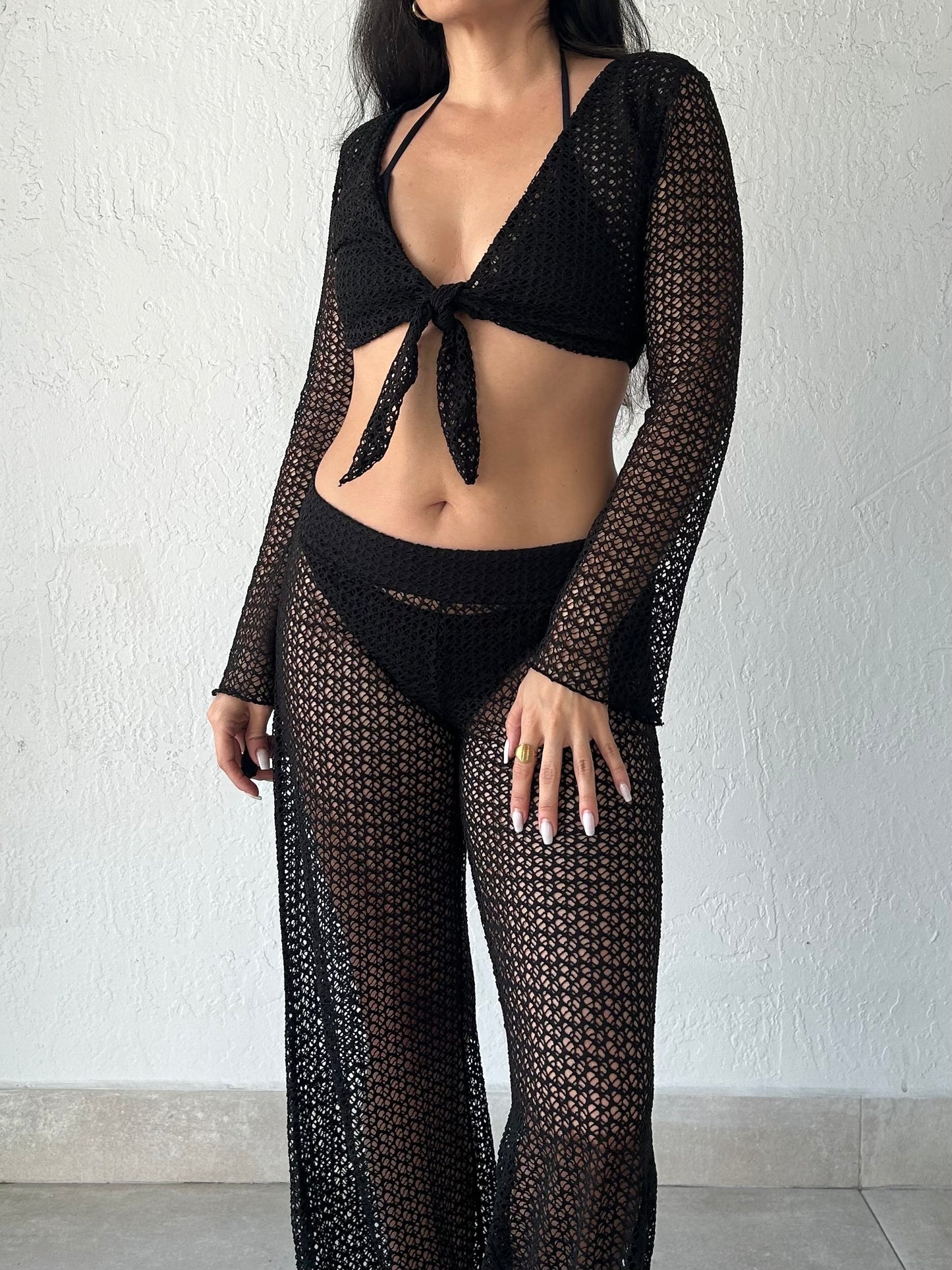 NEWPORT LONG SLEEVE CROP TOP -BLACK